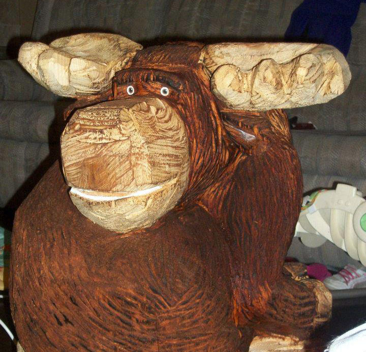Moose by by Kerr Chainsaw Carving